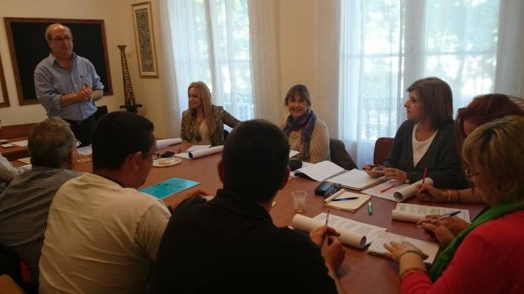 10308187_327219337403344_7745369252015309118_n